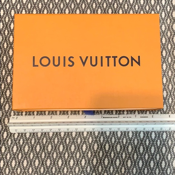 Louis Vuitton empty box - Picture 3 of 5
